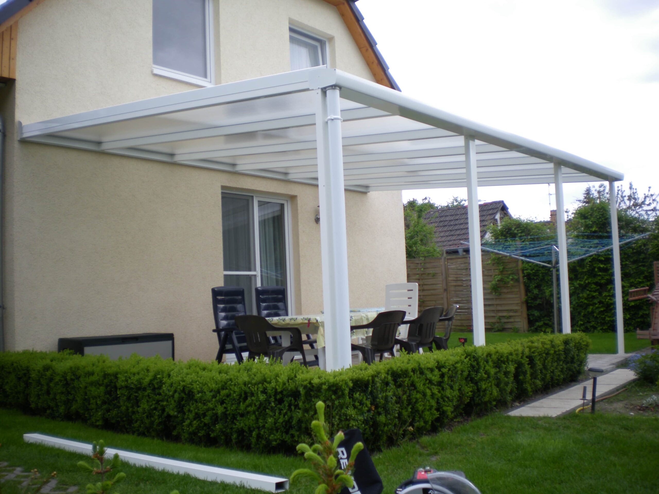 Alu Carport Essen, Weiß mit VSG Glas von der Front